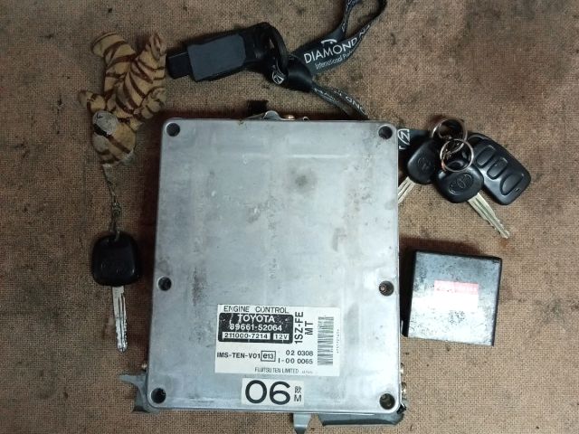 bontott TOYOTA YARIS Motorvezérlő