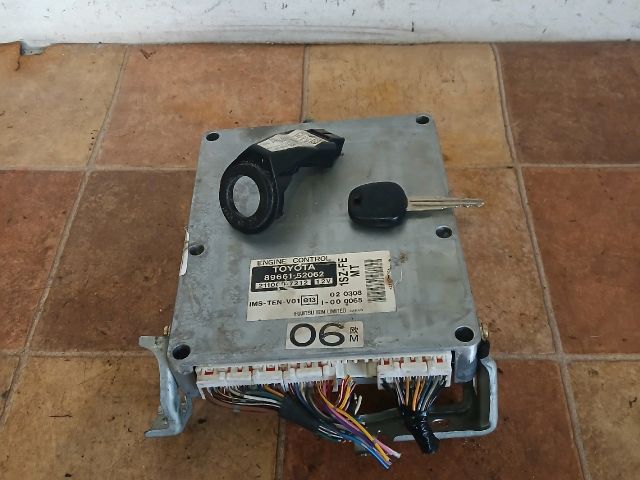 bontott TOYOTA YARIS Motorvezérlő