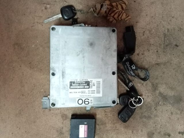 bontott TOYOTA YARIS Motorvezérlő