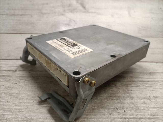 bontott TOYOTA YARIS Motorvezérlő