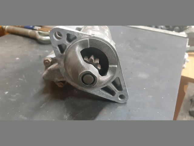 bontott TOYOTA YARIS Önindító