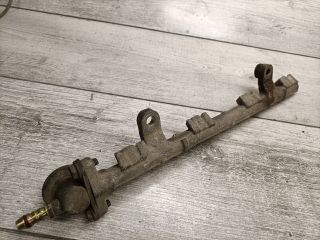 bontott TOYOTA YARIS Porlasztó Sor / Híd