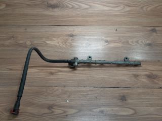 bontott TOYOTA YARIS Porlasztó Sor / Híd