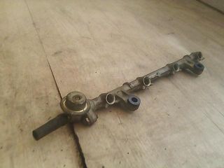 bontott TOYOTA YARIS Porlasztó Sor / Híd