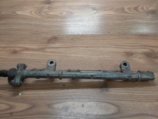 bontott TOYOTA YARIS Porlasztó Sor / Híd