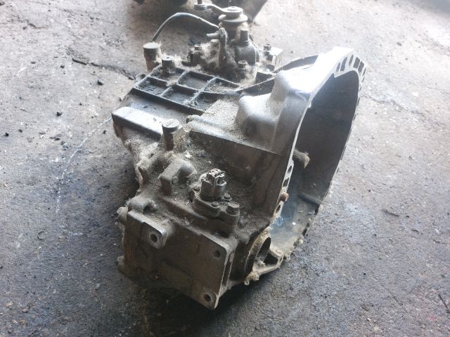 bontott TOYOTA YARIS Váltó (Mechanikus)