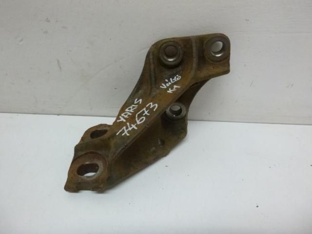 bontott TOYOTA YARIS Váltó Tartó Bak (Pozíciófüggetlen)