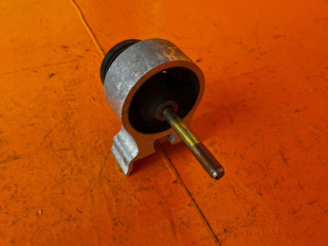 bontott TOYOTA YARIS Váltó Tartó Bak (Pozíciófüggetlen)