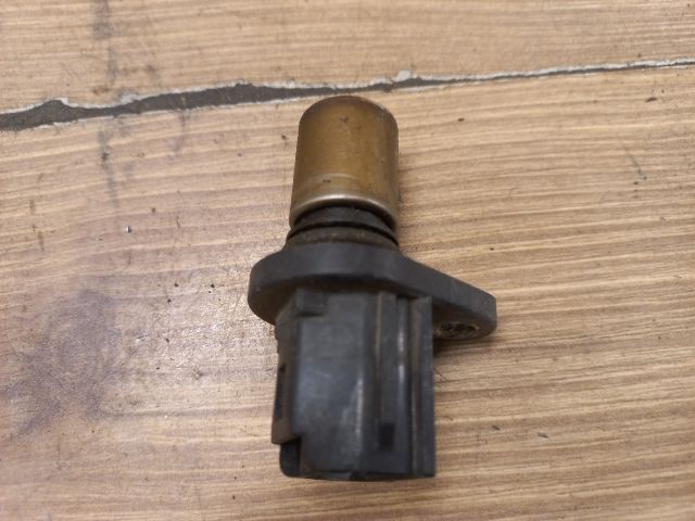 bontott TOYOTA YARIS Vezérműtengely Fordulatszám Jeladó