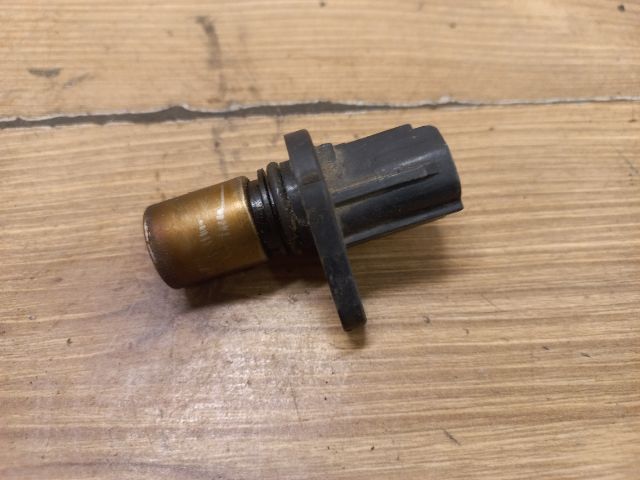 bontott TOYOTA YARIS Vezérműtengely Fordulatszám Jeladó