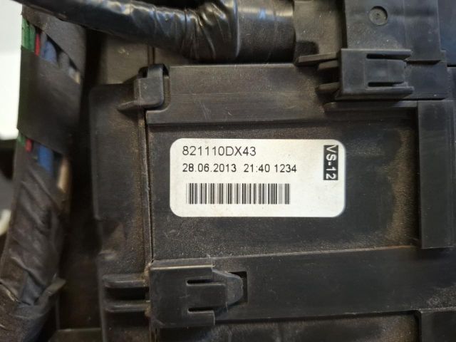 bontott TOYOTA YARIS Biztosítéktábla Motortér