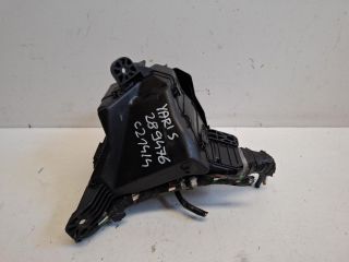 bontott TOYOTA YARIS Biztosítéktábla Motortér