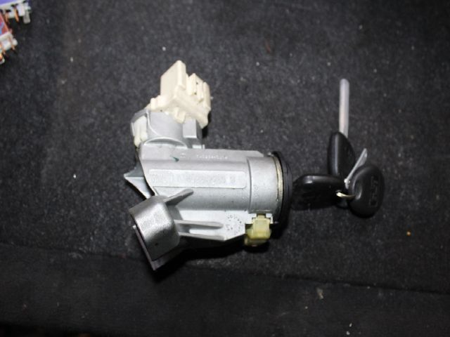 bontott TOYOTA YARIS Gyújtáskapcsoló