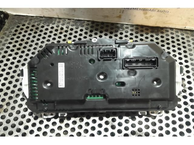 bontott TOYOTA YARIS Kilométeróra