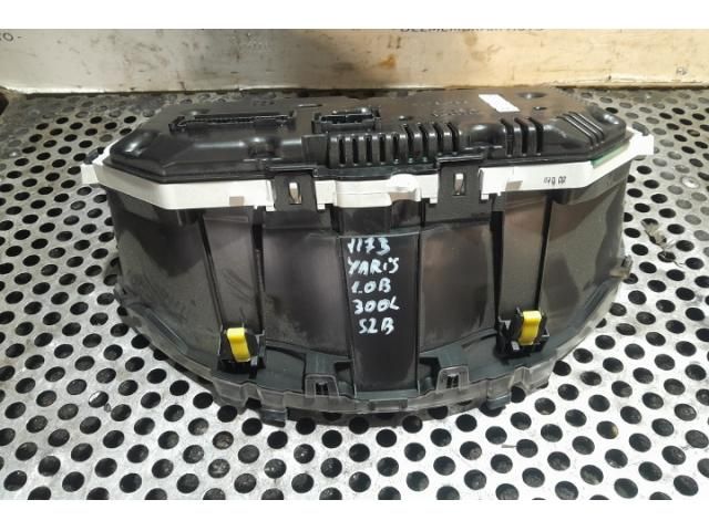 bontott TOYOTA YARIS Kilométeróra