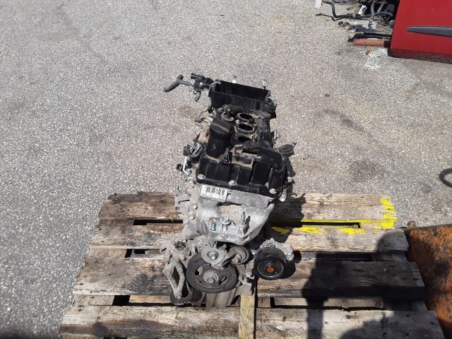 bontott TOYOTA YARIS Motor (Fűzött blokk hengerfejjel)