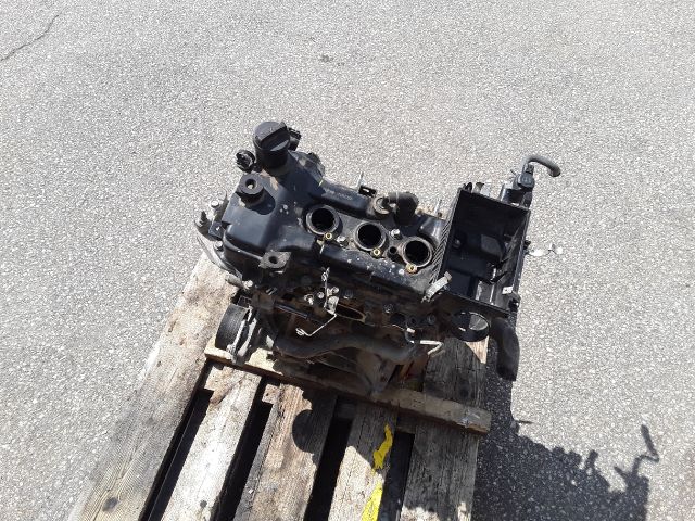 bontott TOYOTA YARIS Motor (Fűzött blokk hengerfejjel)