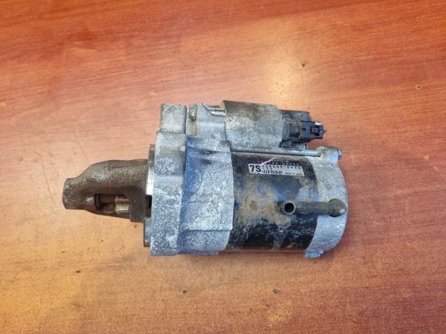 bontott TOYOTA YARIS Önindító