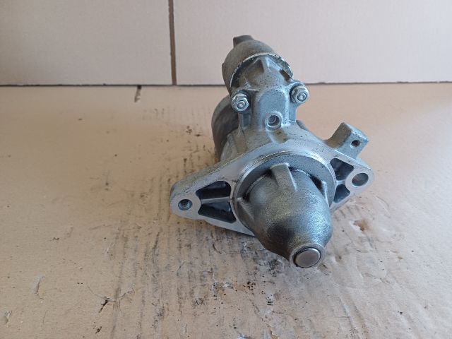 bontott TOYOTA YARIS Önindító