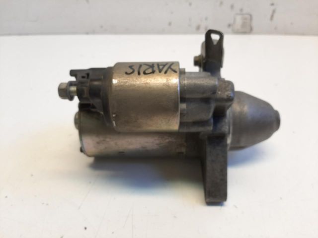 bontott TOYOTA YARIS Önindító