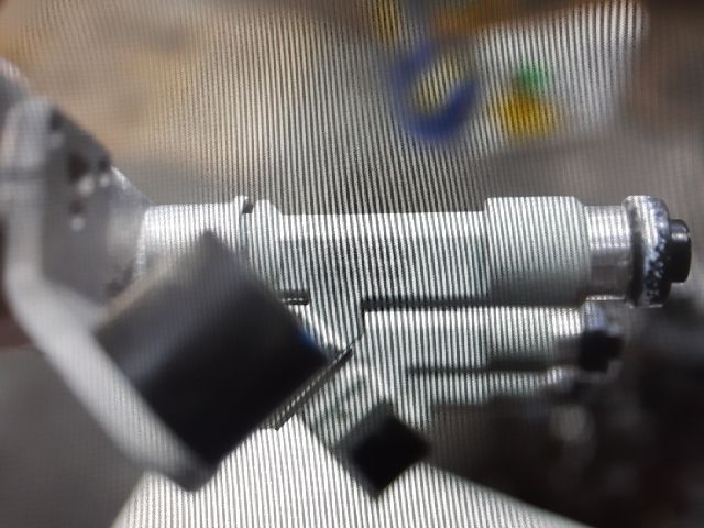 bontott TOYOTA YARIS Porlasztó Sor / Híd