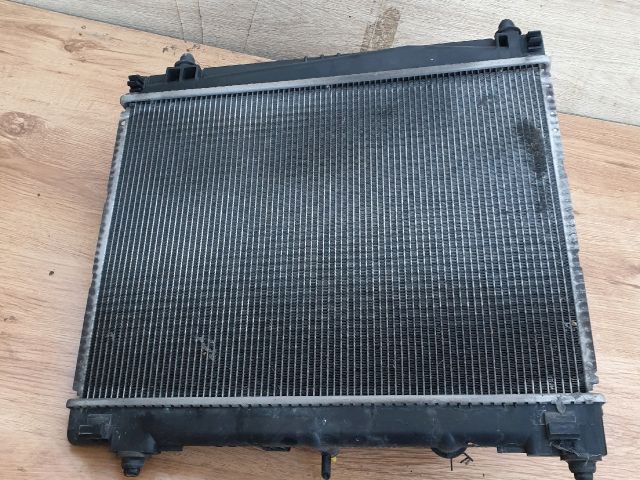 bontott TOYOTA YARIS Vízhűtő Radiátor (Klímás)