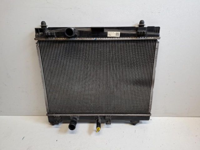 bontott TOYOTA YARIS Vízhűtő Radiátor (Klímás)