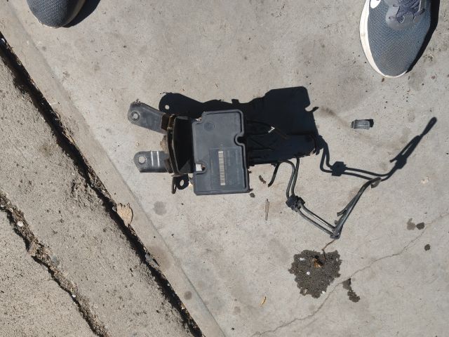 bontott TOYOTA YARIS ABS Kocka