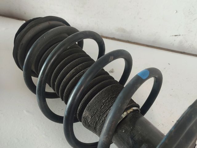 bontott TOYOTA YARIS Bal első Gólyaláb (Lengécsillapító, Rugó)