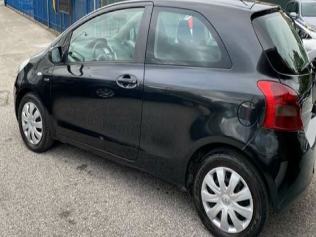 bontott TOYOTA YARIS Bal első Rugó