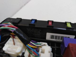 bontott TOYOTA YARIS Biztosítéktábla Motortér