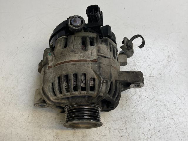 bontott TOYOTA YARIS Generátor