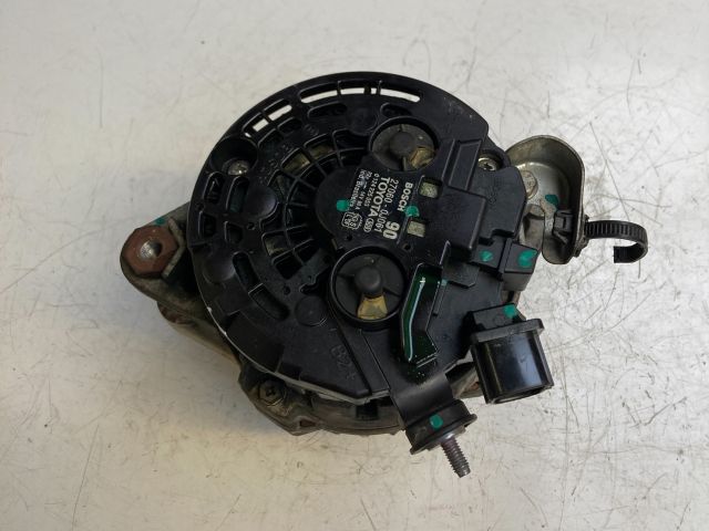 bontott TOYOTA YARIS Generátor