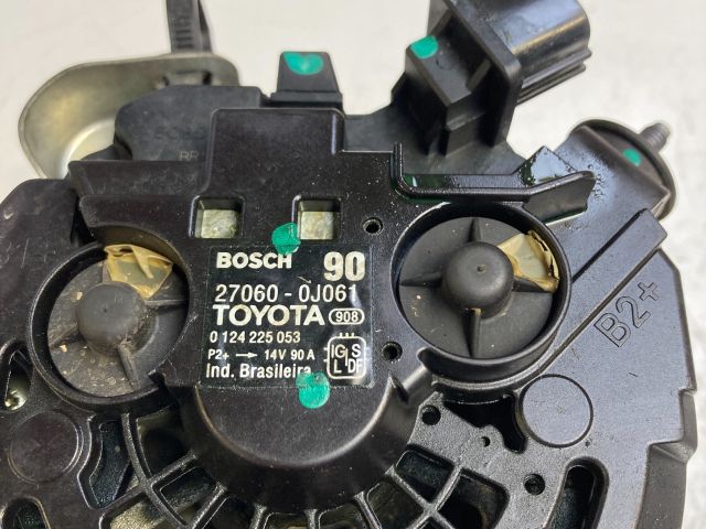 bontott TOYOTA YARIS Generátor