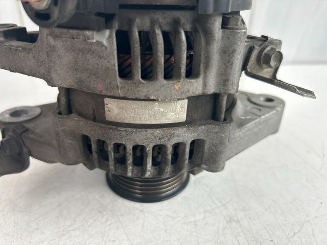 bontott TOYOTA YARIS Generátor