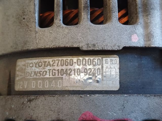 bontott TOYOTA YARIS Generátor