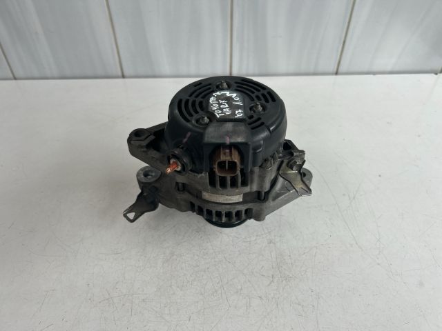 bontott TOYOTA YARIS Generátor