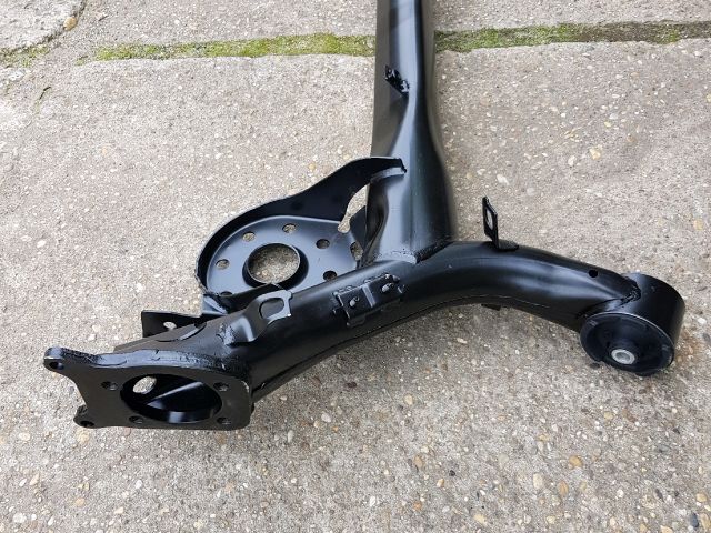 bontott TOYOTA YARIS Hátsó Híd (Tárcsafékes)