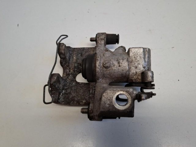 bontott TOYOTA YARIS Jobb hátsó Féknyereg Munkahengerrel