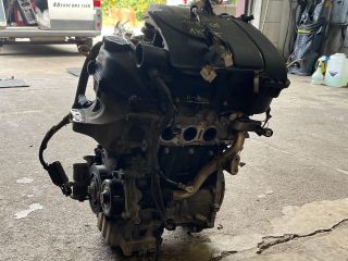 bontott TOYOTA YARIS Komplett Motor (Segédberendezésekkel)