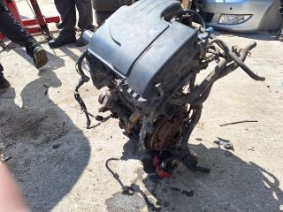bontott TOYOTA YARIS Komplett Motor (Segédberendezésekkel)