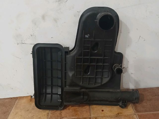 bontott TOYOTA YARIS Légszűrő Ház