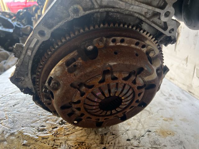 bontott TOYOTA YARIS Motor (Fűzött blokk hengerfejjel)