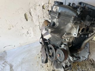bontott TOYOTA YARIS Motor (Fűzött blokk hengerfejjel)
