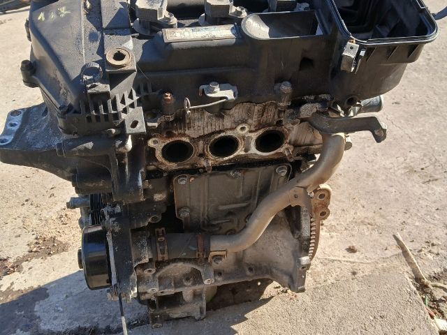 bontott TOYOTA YARIS Motor (Fűzött blokk hengerfejjel)