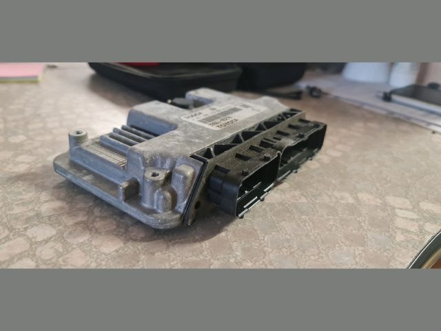 bontott TOYOTA YARIS Motorvezérlő