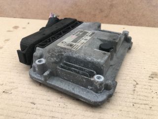 bontott TOYOTA YARIS Motorvezérlő