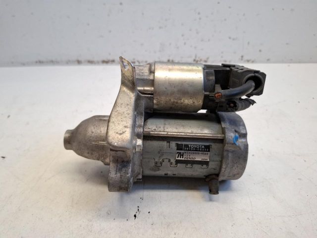 bontott TOYOTA YARIS Önindító