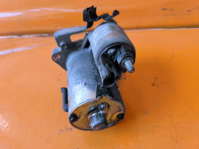 bontott TOYOTA YARIS Önindító