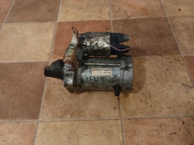 bontott TOYOTA YARIS Önindító